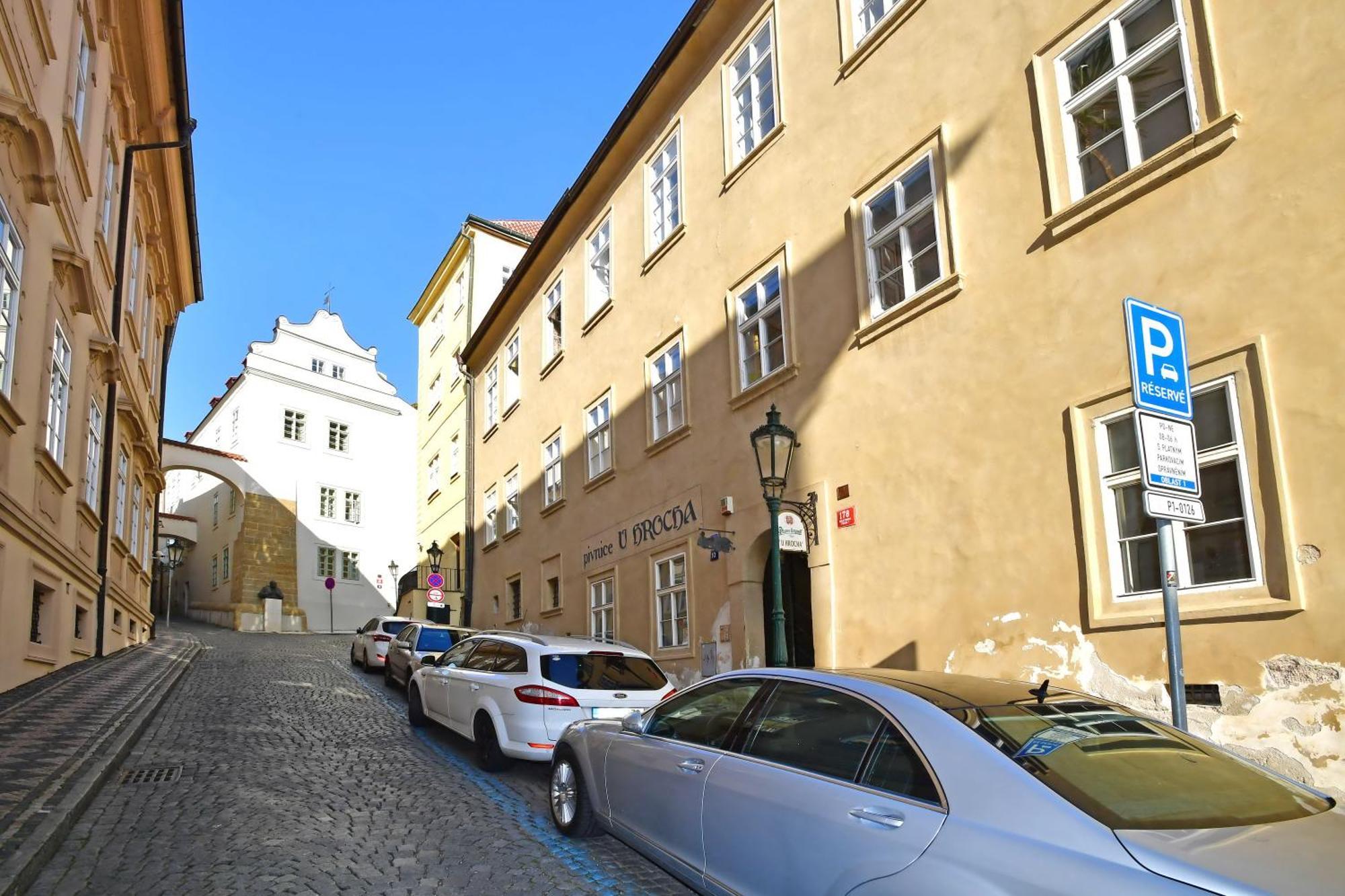 Romantic Apartment Under The Prague Castle Bagian luar foto