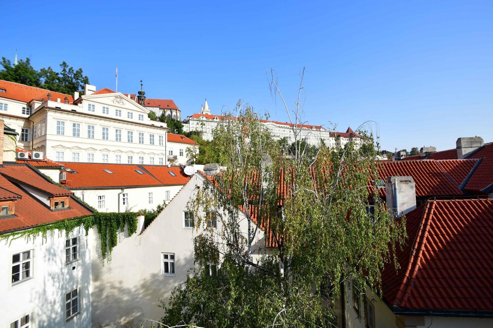 Romantic Apartment Under The Prague Castle Bagian luar foto